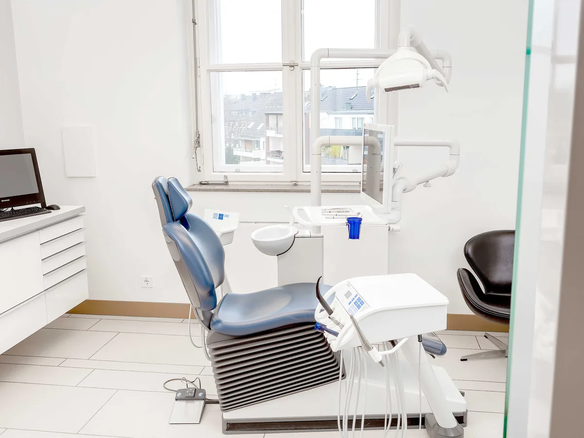 Behandlungszimmer der Zahnarztpraxis am Ostwall in Krefeld